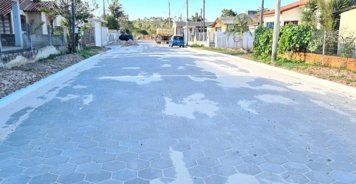 Sombrio: Obras do Avante Sombrio chegam a cinco ruas do bairro Parque das Avenidas