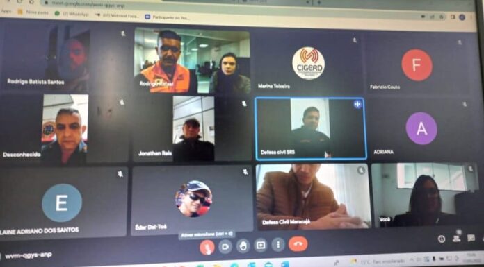 Autoridades em atenção diante da frente fria