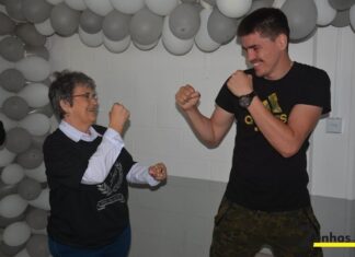 Campeão Mundial de Boxe realiza palestra na Escola Nilza Matos Pereira em Sombrio