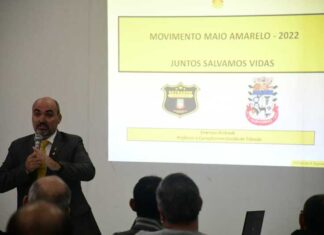 Demutran de Sombrio realiza palestra a motoristas