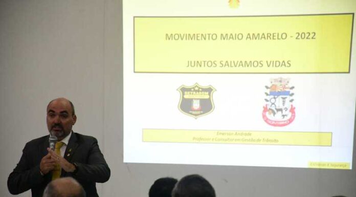 Demutran de Sombrio realiza palestra a motoristas