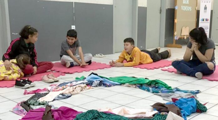 Jacinto Machado introduz aulas de dança e teatro em oficinas do CRAS