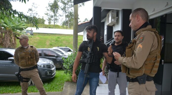 Operação da Polícia Civil com apoio da PM prende suspeito de envolvimento em homicídios na comarca de Santa Rosa do Sul