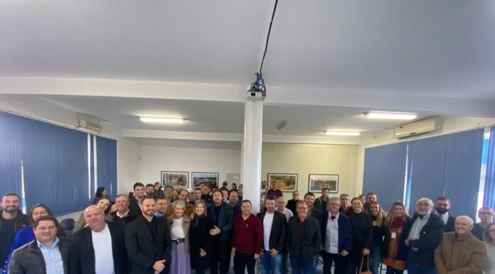 Vereadores de Araranguá participam de discussão sobre liminar que impossibilita novos licenciamentos no Morro dos Conventos