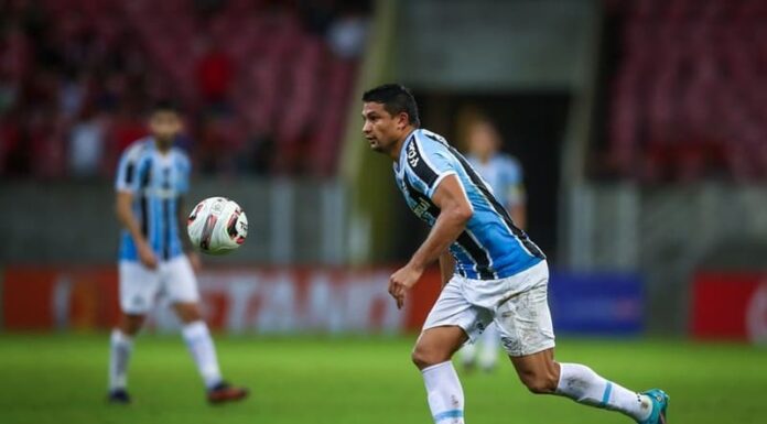 Grêmio voltar a pecar do meio para frente e expõe desequilíbrio do time na Série B