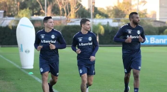 Roger revive problema no lado direito do Grêmio sem Edilson e se vê obrigado a improvisar