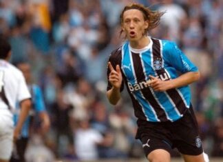 Grêmio abre semana com acerto com Lucas Leiva e vaga no G-4 para tentar mudar clima