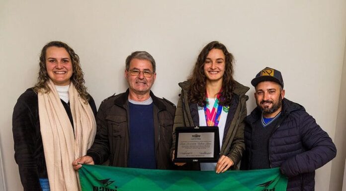 🏆 Medalhista na França, Luísa recebe homenagem da Prefeitura