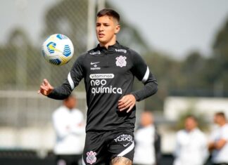Grêmio tem interesse em Mateus Vital e prepara investida pelo meia do Corinthians