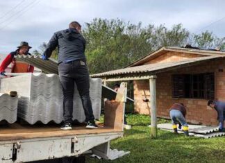 Prefeitura de Sombrio realiza entrega de telhas