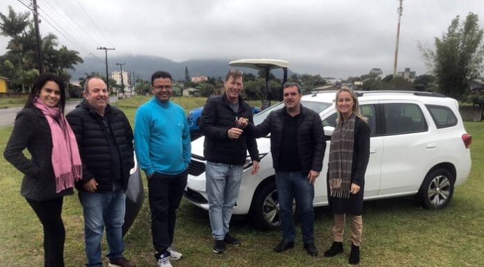Prefeitura de Santa Rosa do Sul cede veículo para uso de comunidade terapêutica