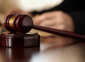 Em Araranguá, casal que matou homem e escondeu corpo em bueiro é condenado