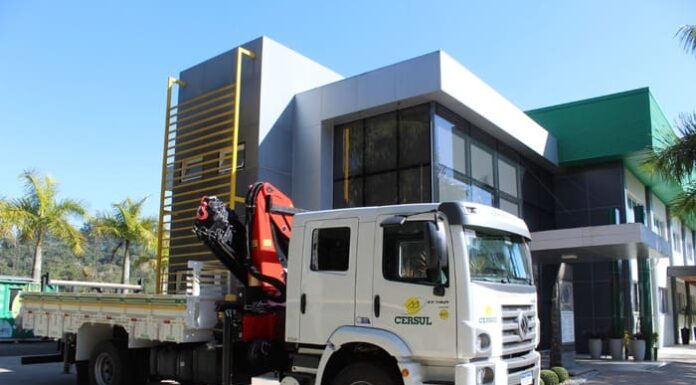 Cersul adquire caminhão para atender a construção e manutenção de redes elétricas