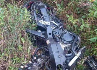 Moto fica destruída em acidente de trânsito em São João do Sul