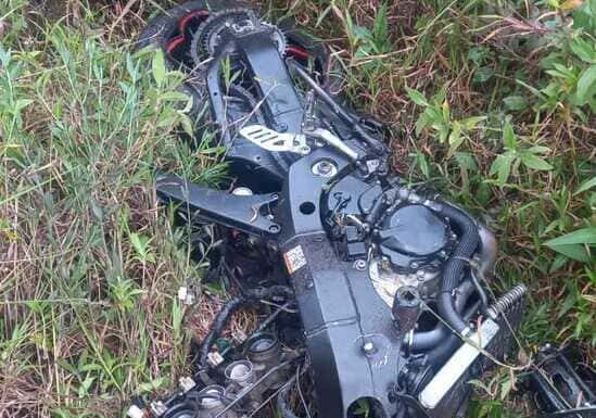 Moto fica destruída em acidente de trânsito em São João do Sul