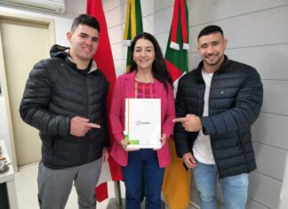 Município de Sombrio assina convênio com universitários