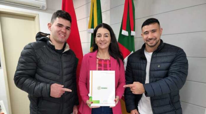 Município de Sombrio assina convênio com universitários