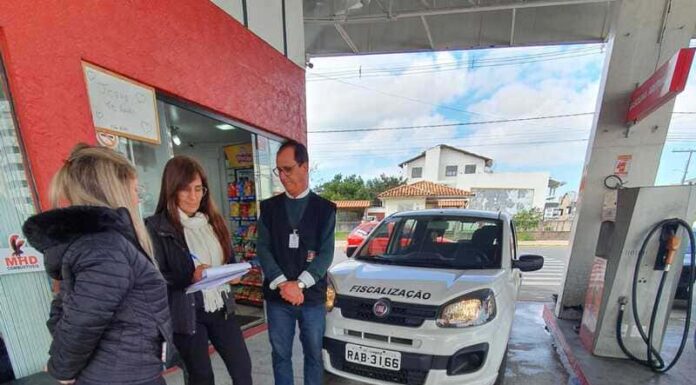 Procon e a Fiscalização de Sombrio orientam Postos de Combustíveis