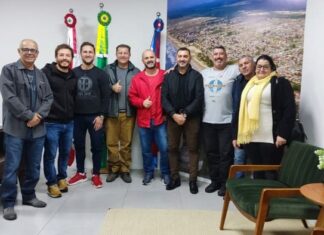 Prefeito de Balneário Gaivota recebe representantes do Surf