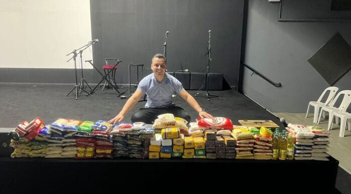Gean Albino arrecada alimentos e faz doação para Igreja