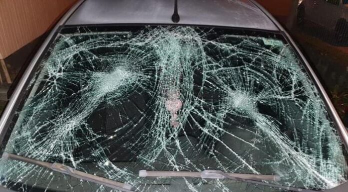 Ex ameaça mulher, danifica o carro dela e o carro do atual companheiro