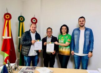 Prefeito de Maracajá assina ordem de serviço para pavimentar mais duas ruas