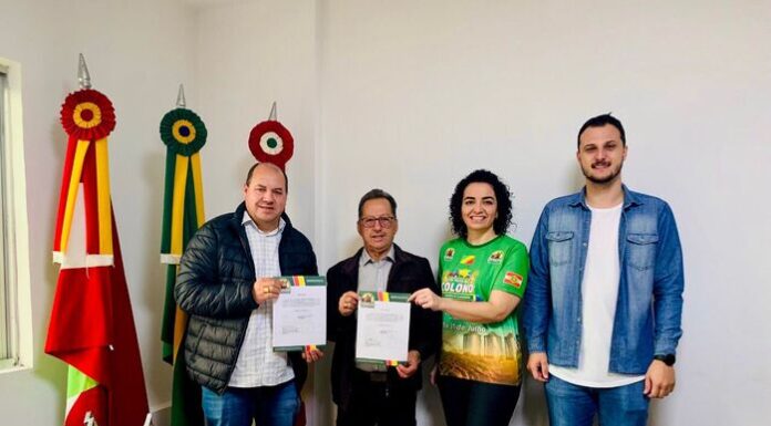 Prefeito de Maracajá assina ordem de serviço para pavimentar mais duas ruas