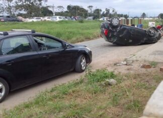 Motorista perde controle e capota veículo às margens da BR 101