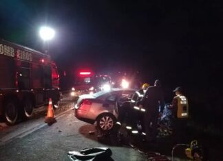 Acidente mata três adultos e uma criança em SC; outras 4 pessoas ficam gravemente feridas