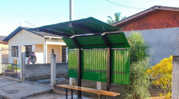 Praia Grande instala novos abrigos de ônibus