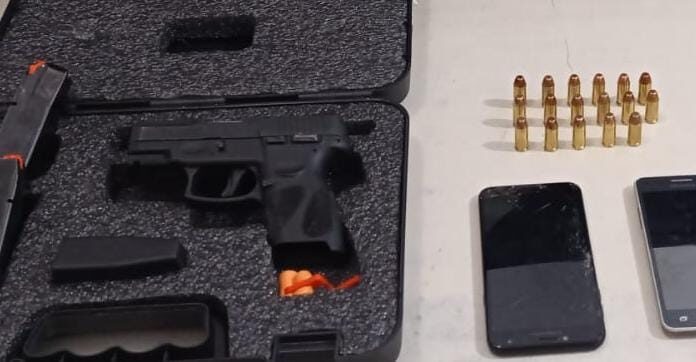 PM prende homem e apreende arma, droga e munições em Sombrio