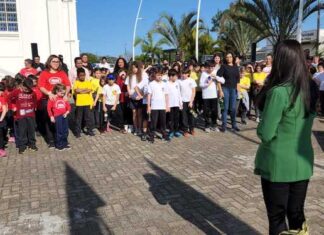 Sombrio abre a semana da Pátria com discurso pela educação