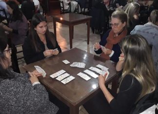 Campeonato de canastra proporciona diversão a timbeenses