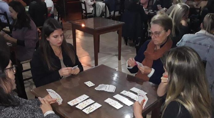 Campeonato de canastra proporciona diversão a timbeenses