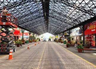 Rua Coberta de Sombrio ganhará iluminação cênica