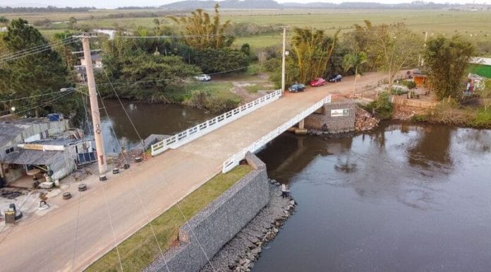 Passo de Torres concluí revitalização da ponte de acesso à Bellatorres