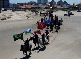 Cavalgada Rosa em prol da saúde da mulher