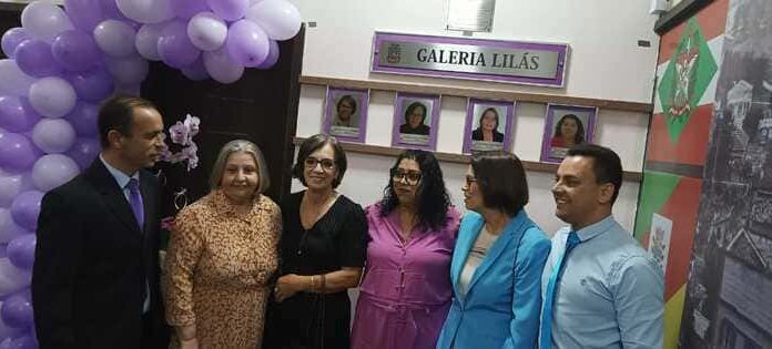 Câmara de Sombrio inaugura Galeria Lilás em homenagem às mulheres