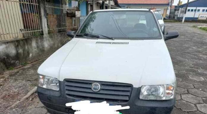 Homem compra carro roubado em Sombrio e é detido pela PM