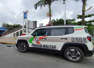 Mulher sofre ameaças da namorada da filha em Passo de Torres