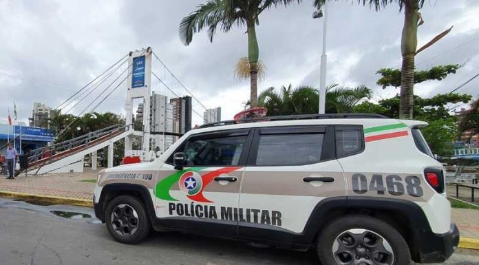 Mulher sofre ameaças da namorada da filha em Passo de Torres