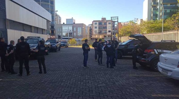 Polícia Civil de Sombrio realiza operação em investigação de extorsão e cumpre prisões em três Estados