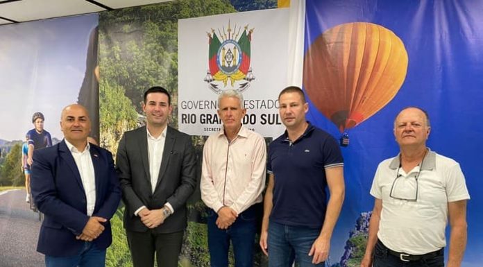 Serra do Fundo Grande: Gaiola vai a Porto Alegre com prefeito de Cambará