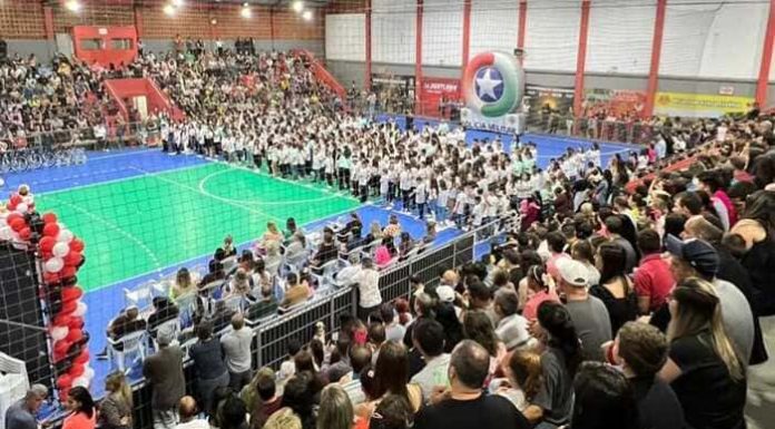 Formatura do Proerd volta a ser realizada e lota ginásio em Sombrio