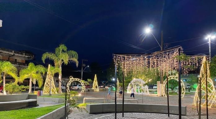 Luzes de Natal abrilhantam o Centro de Timbé do Sul