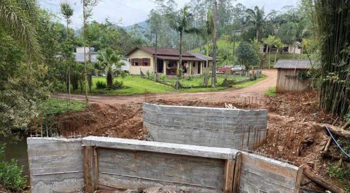 Construção de cabeceiras em concreto armado são concluídas em Timbé do Sul