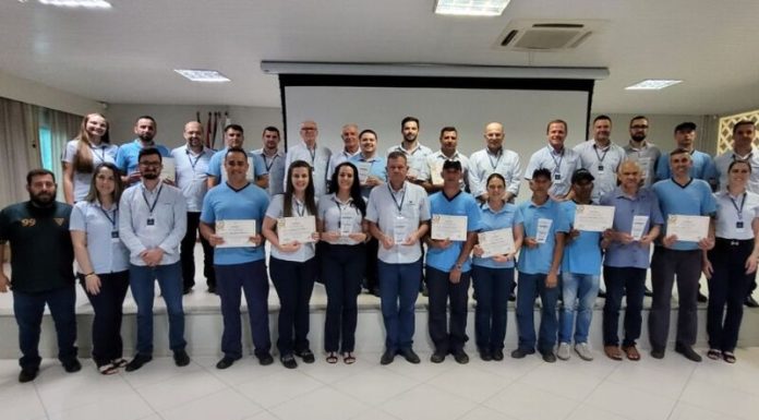 Cooperja homenageia colaboradores por tempo de serviço