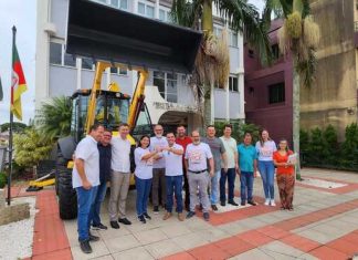 Nova Retroescavadeira entregue em Sombrio