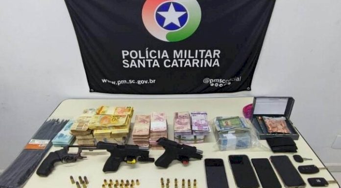Autores de roubo a banco em Doutor Pedrinho são presos pela PM