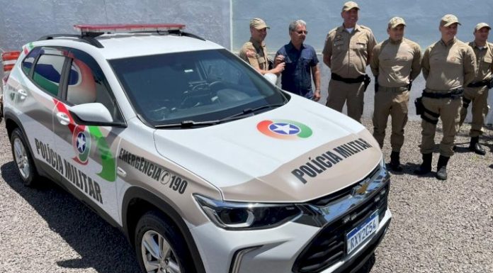 PM de Passo de Torres recebe viatura blindada